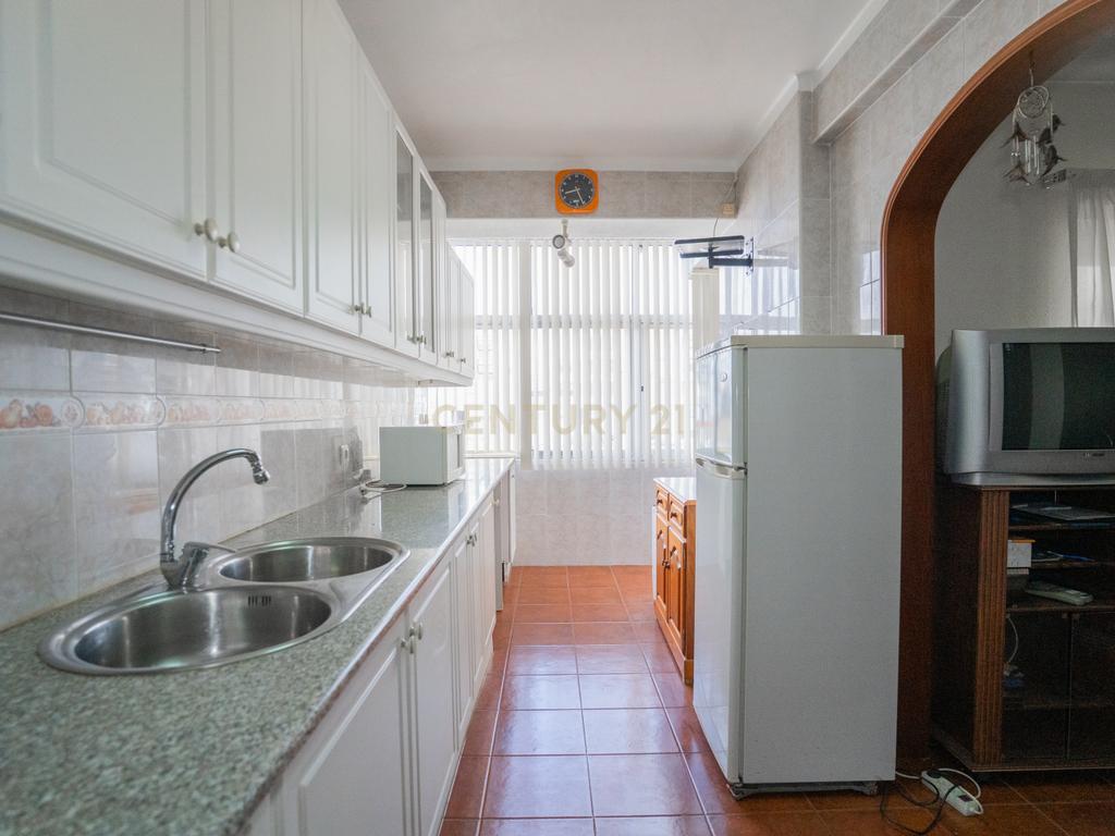 Apartamento T4 localizado no Bairro dos Arneiros, em Caldas da Rainha - Image 10
