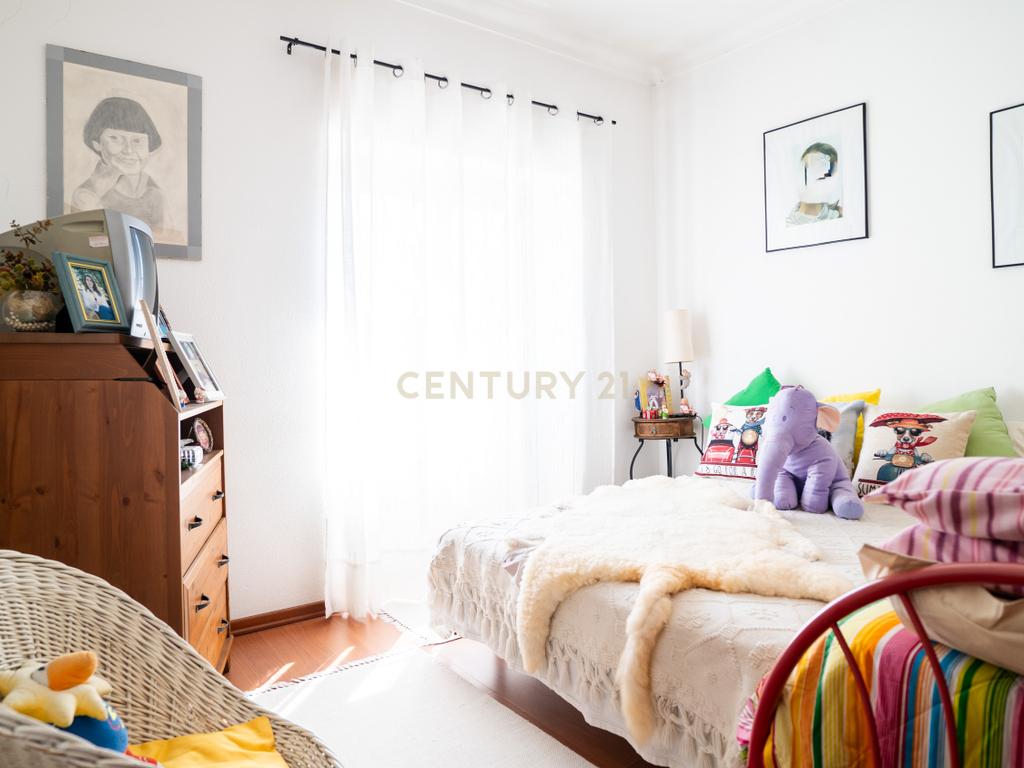 Moradia T3 – Caselas - Restelo - Image 13