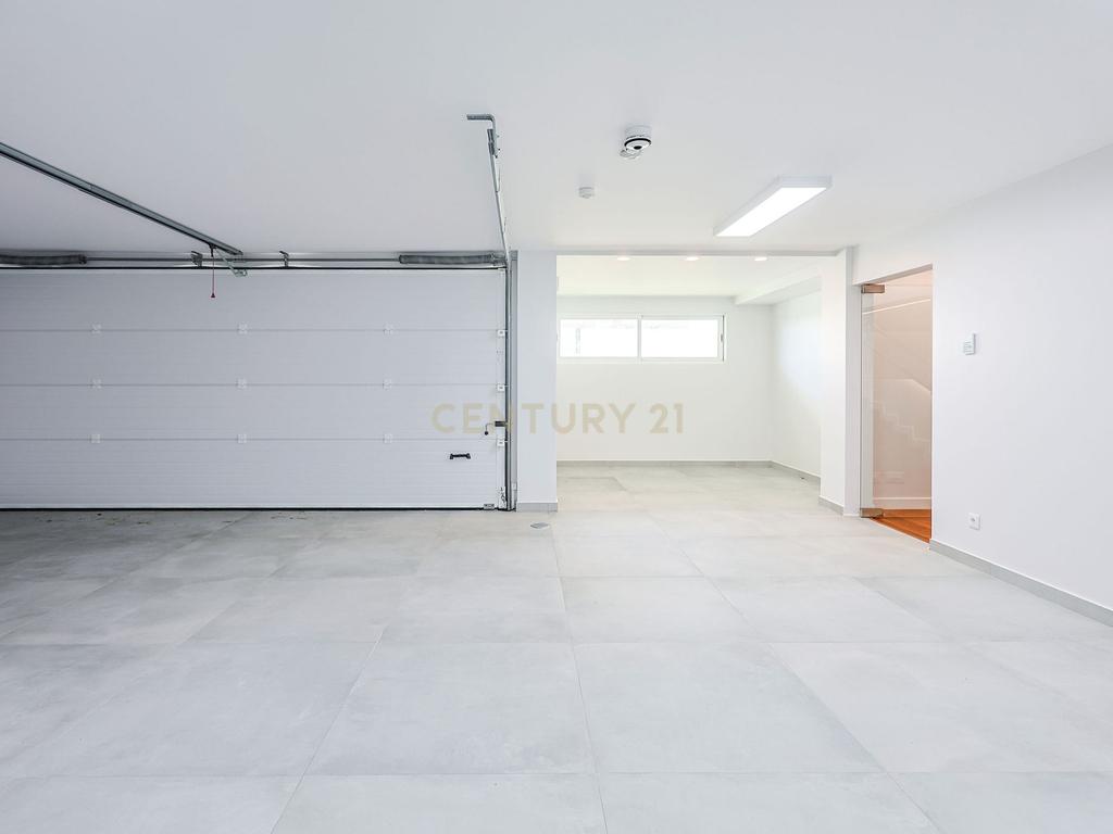 Moradia T5 com Piscina e Domótica - Nova Construção na Charneca da Caparica - Image 40