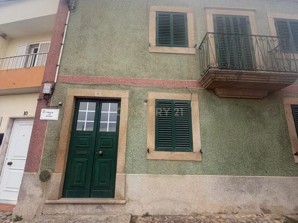 Excelente Oportunidade! Espaçosa Moradia T3 com Terraço em Mata, Castelo Branco - Image 3