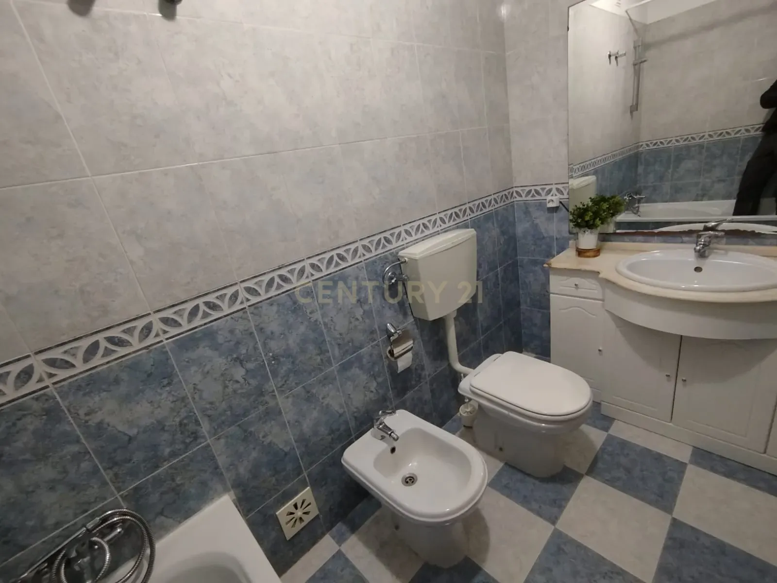 Apartamento T3 em Sintra: Conforto e Localização Privilegiada - Image 16