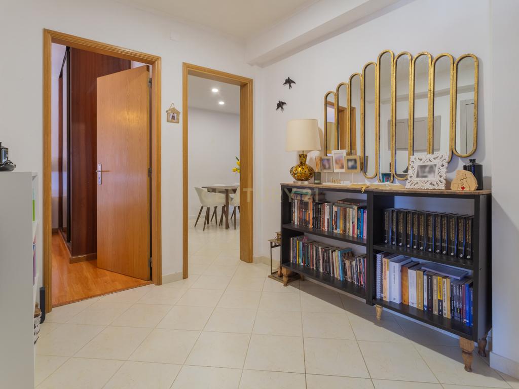 Apartamento Remodelado em Corroios, Seixal T3 + 3, garagem e Terraço - Image 29