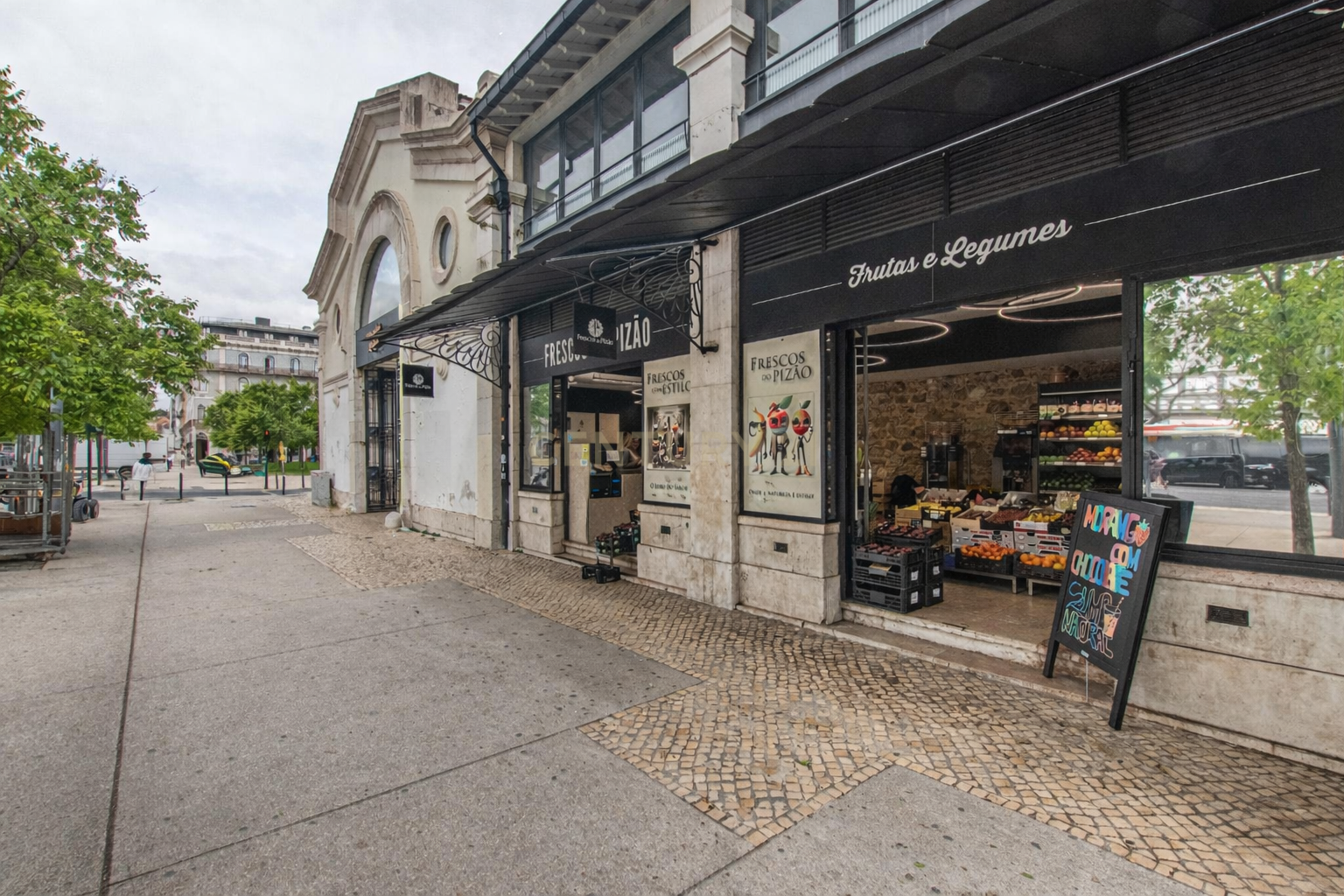 Fotografia 10 de Trespasse Frutaria – Mercado da Ribeira / Time Out Market