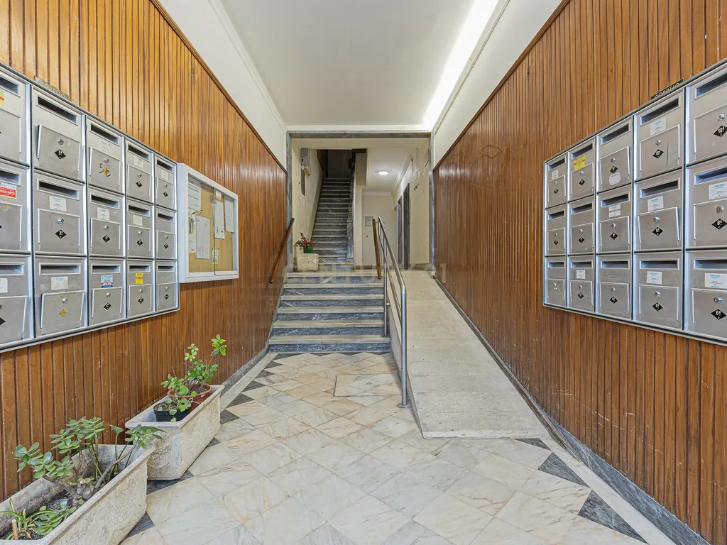 APARTAMENTO REMODELADO NO CENTRO DA COSTA DE CAPARICA - Image 23
