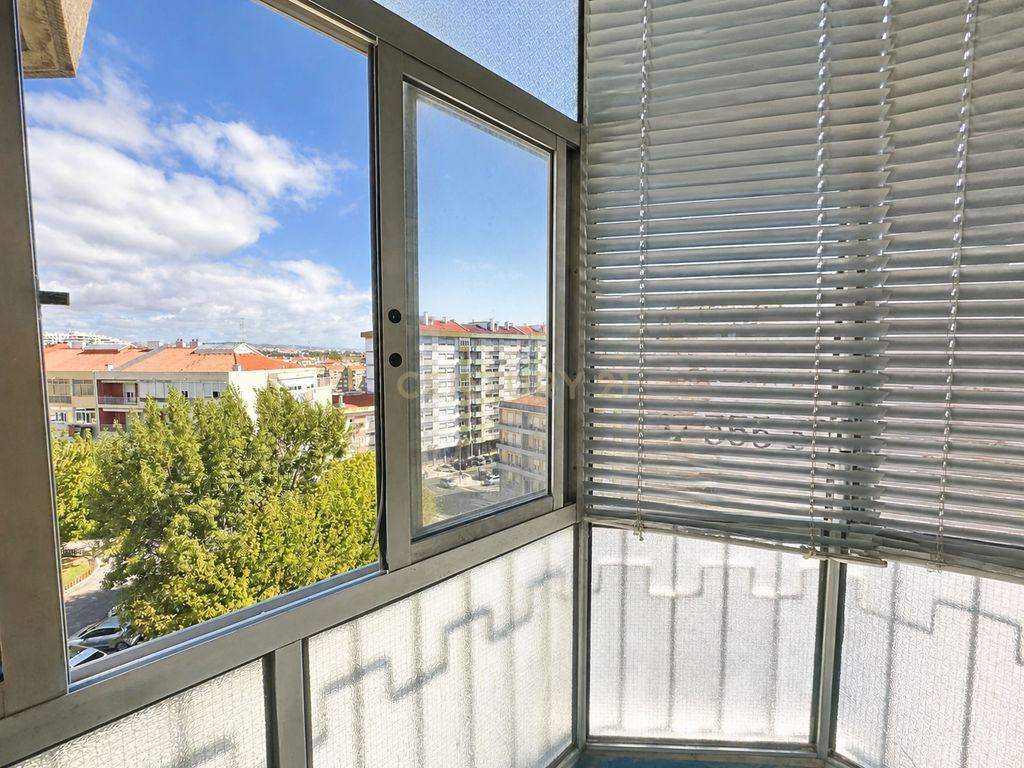 Apartamento T2 em Sacavém para Venda - Image 11