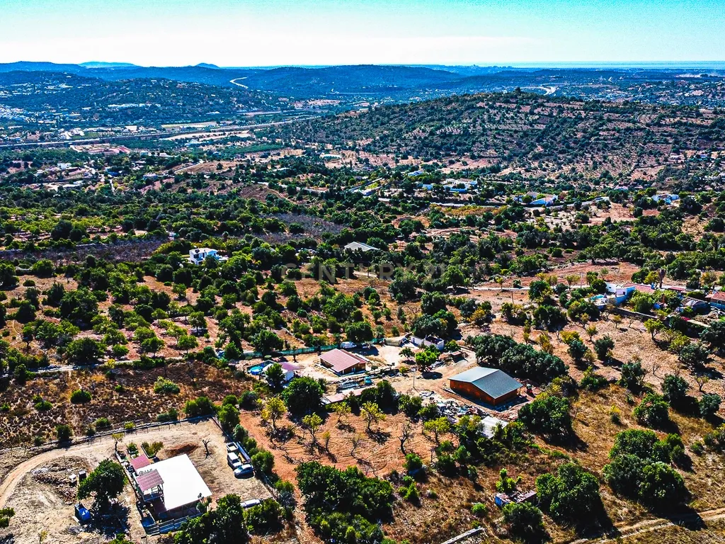 Terreno Rústico com 1.800 m² | Natureza, Privacidade e Excelente Potencial | Paderne - Image 9