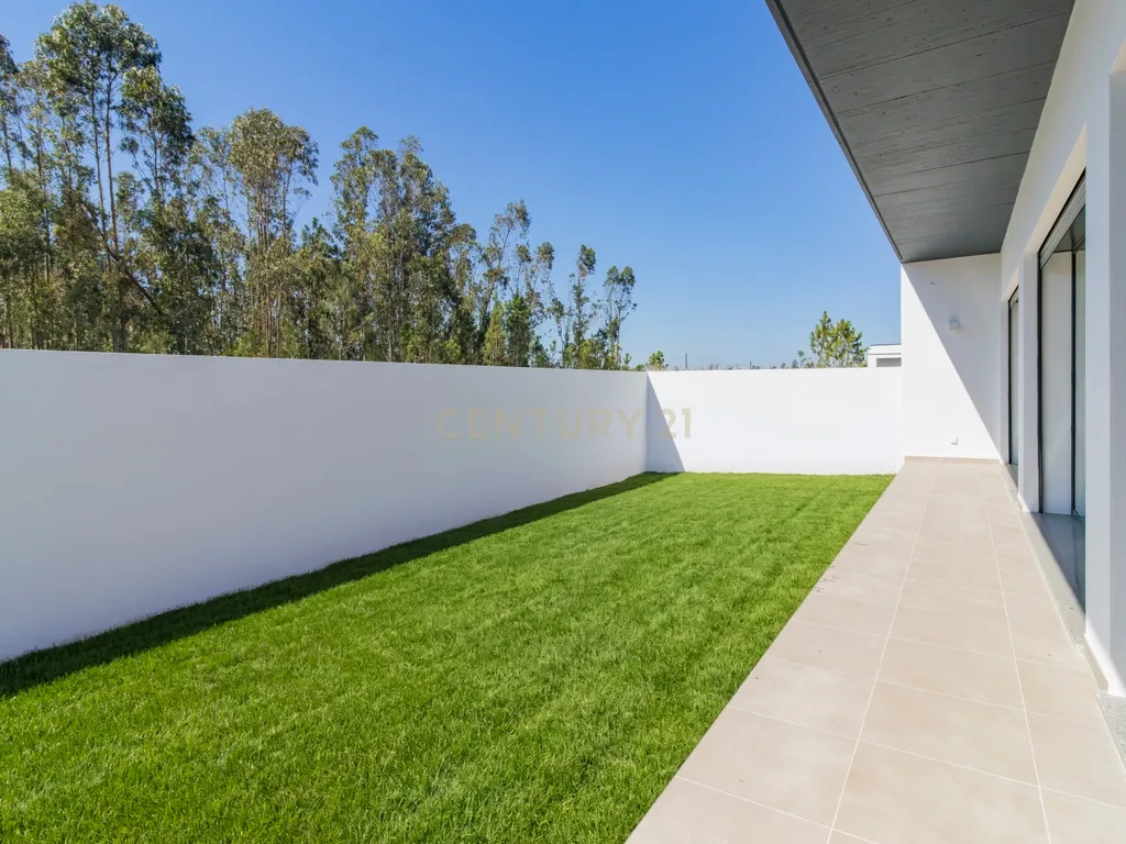 Excelente Moradia T3 Térrea NOVA - Image 12