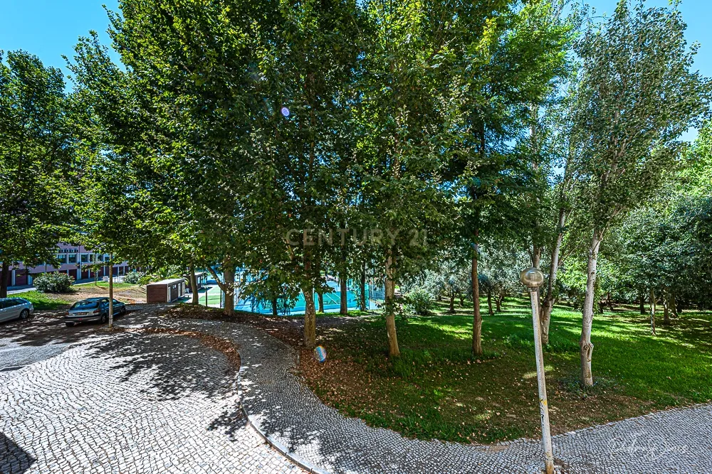 Apartamento de 4 assoalhadas em Zona Premium c/ 122m2 VANICELOS - SETUBAL - Image 33
