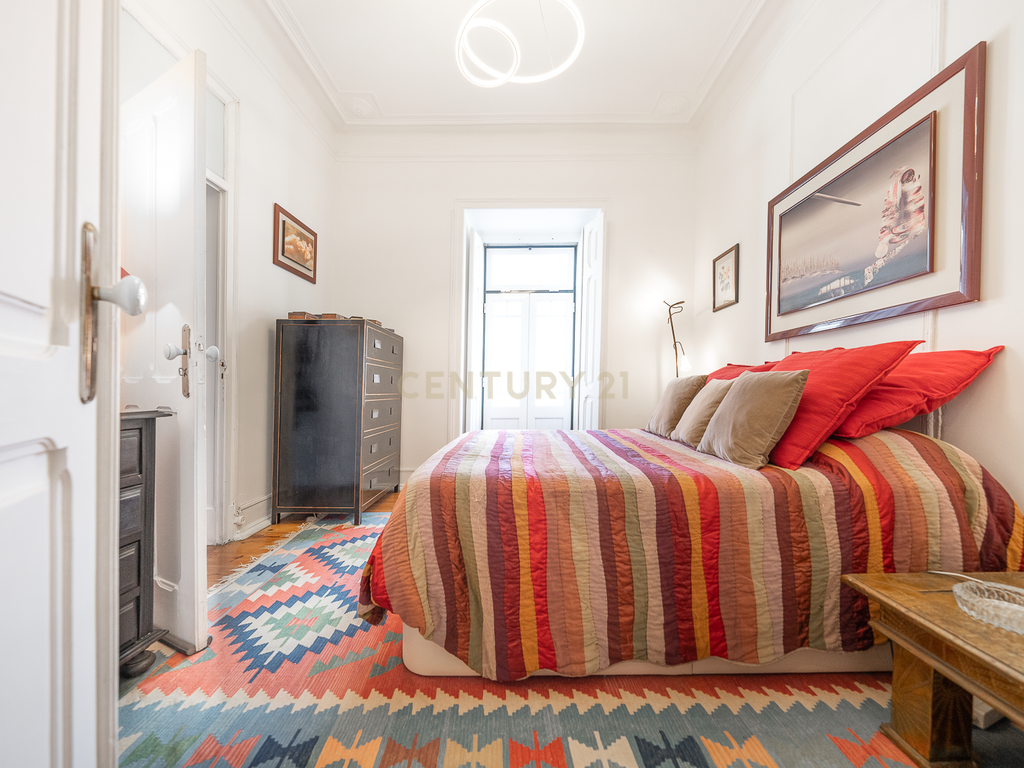 Apartamento T4 remodelado em Campo de Ourique  - Image 8