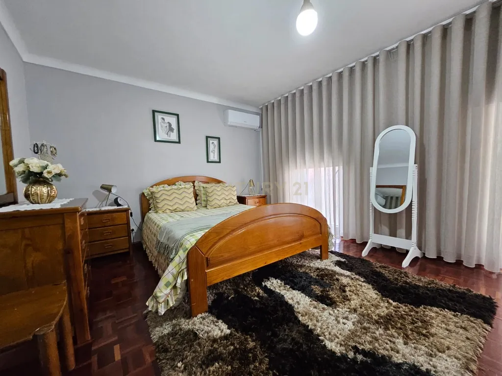 Moradia T2 com Alojamento Local no Douro Vinhateiro – Conforto, Charme e Investimento - Image 11