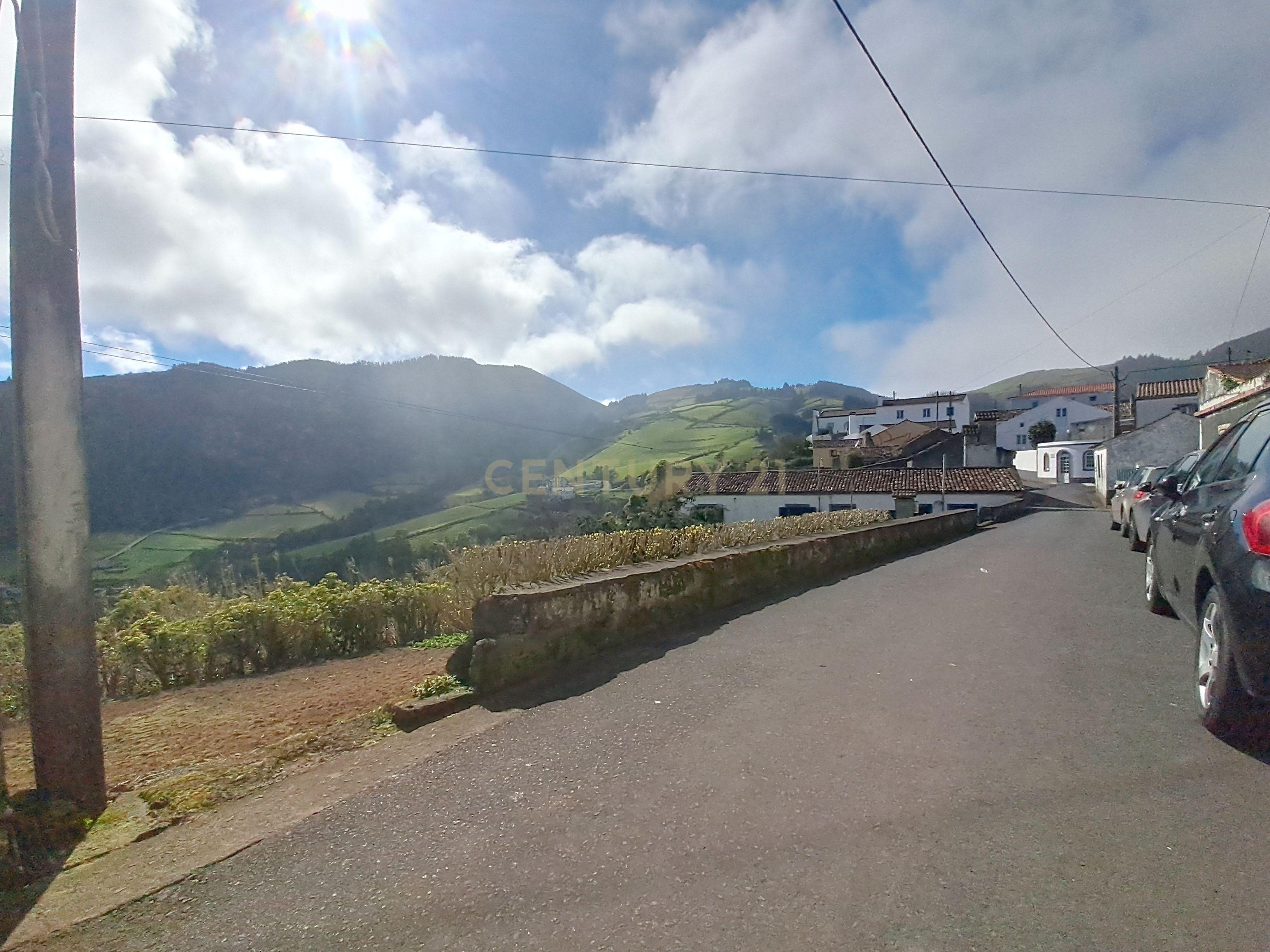 Casa T1 + 1 em Povoação, Ilha de São Miguel - Tranquilidade e Luz Natural - Image 4