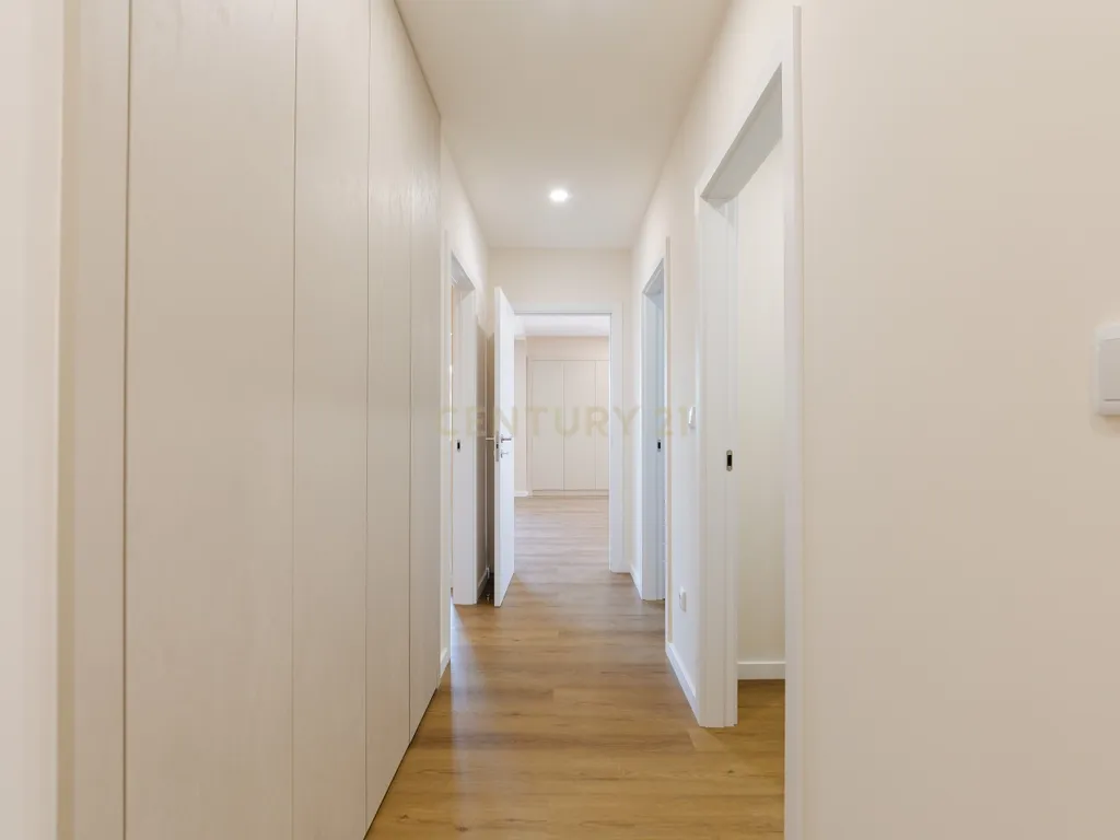 Apartamento T3 moderno e espaçoso no coração do Pinhal Novo - Image 14