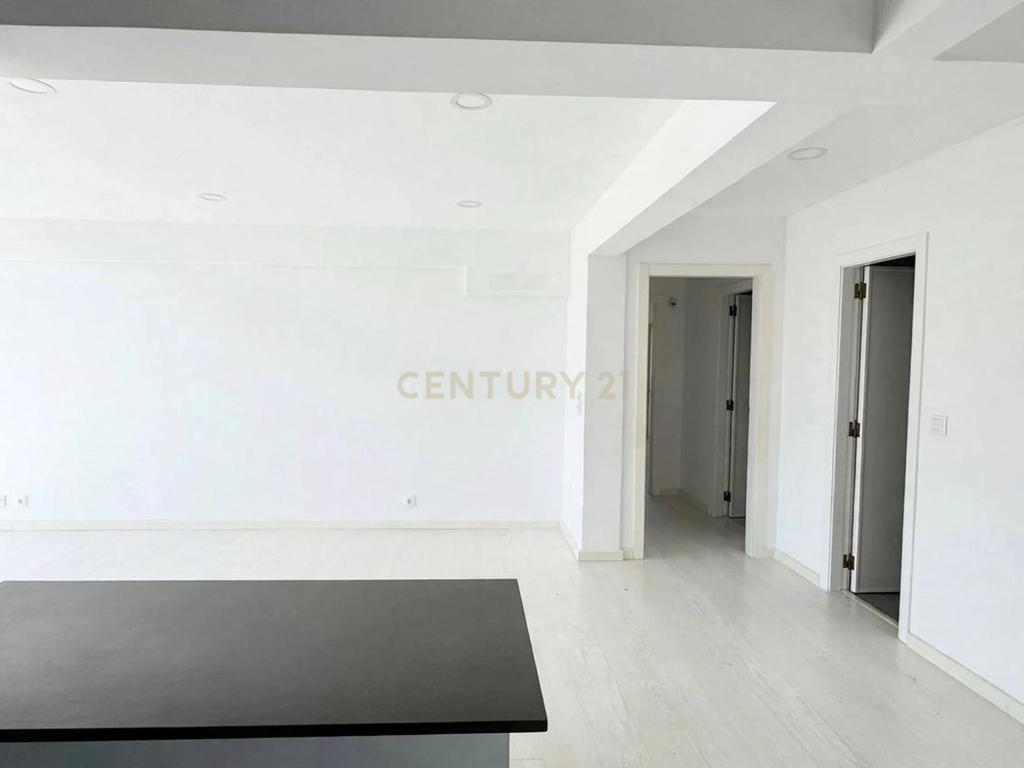 Apartamento T3 Remodelado | Odivelas | Negociável - Image 13