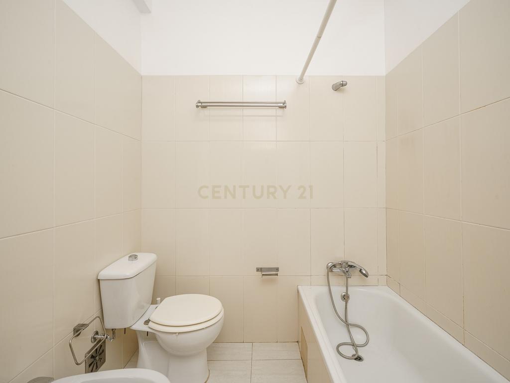 T3 Remodelado no Centro de Setúbal- Campo dos Arcos - Image 10