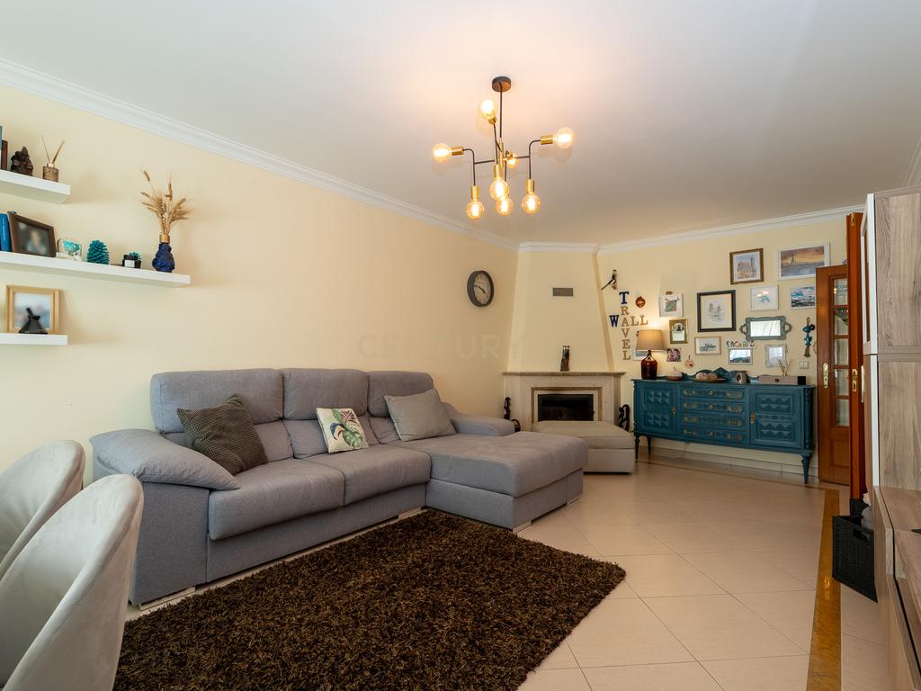 ** ESPECTACULAR APARTAMENTO NO CENTRO DE MAFRA, COM PARQUEAMENTO ** - Image 5
