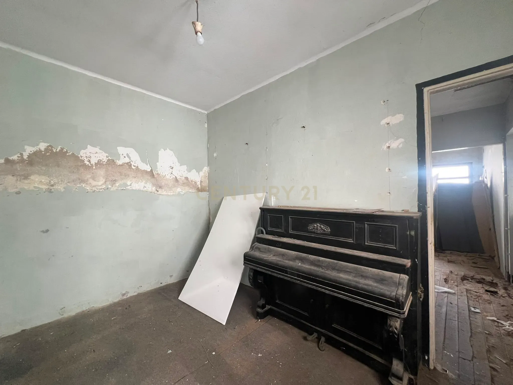 Fotografia 10 de Prédio para Reabilitação no Centro de Cacia, Aveiro