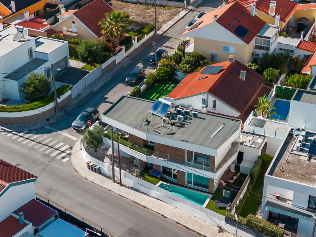 Moradia T4 Contemporânea com piscina, na Aroeira, perto do golf e praias - Image 42