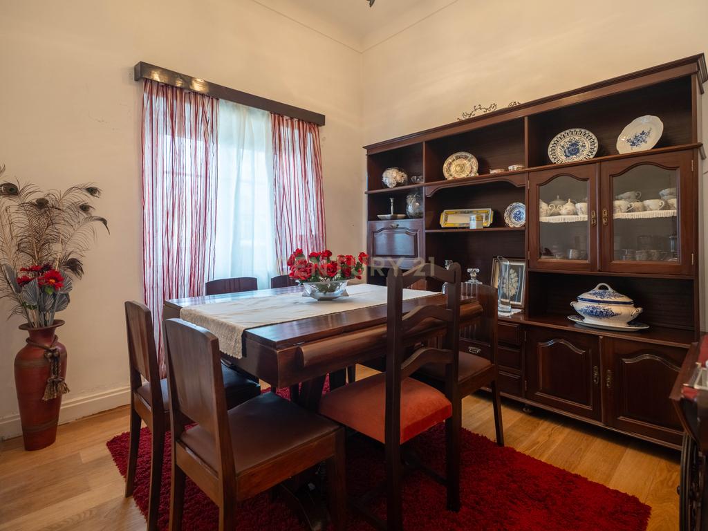 Moradia T4 em Santa Clara - Image 9