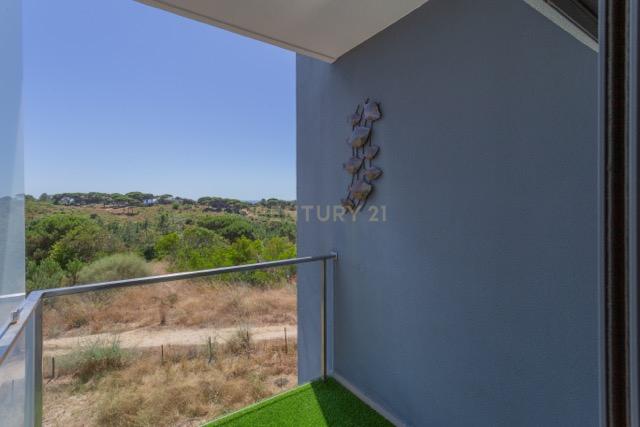 Luxuoso apartamento T3 duplex com Vista Panorâmica em Quinta de Santa Teresa, Charneca de caparica - Image 28