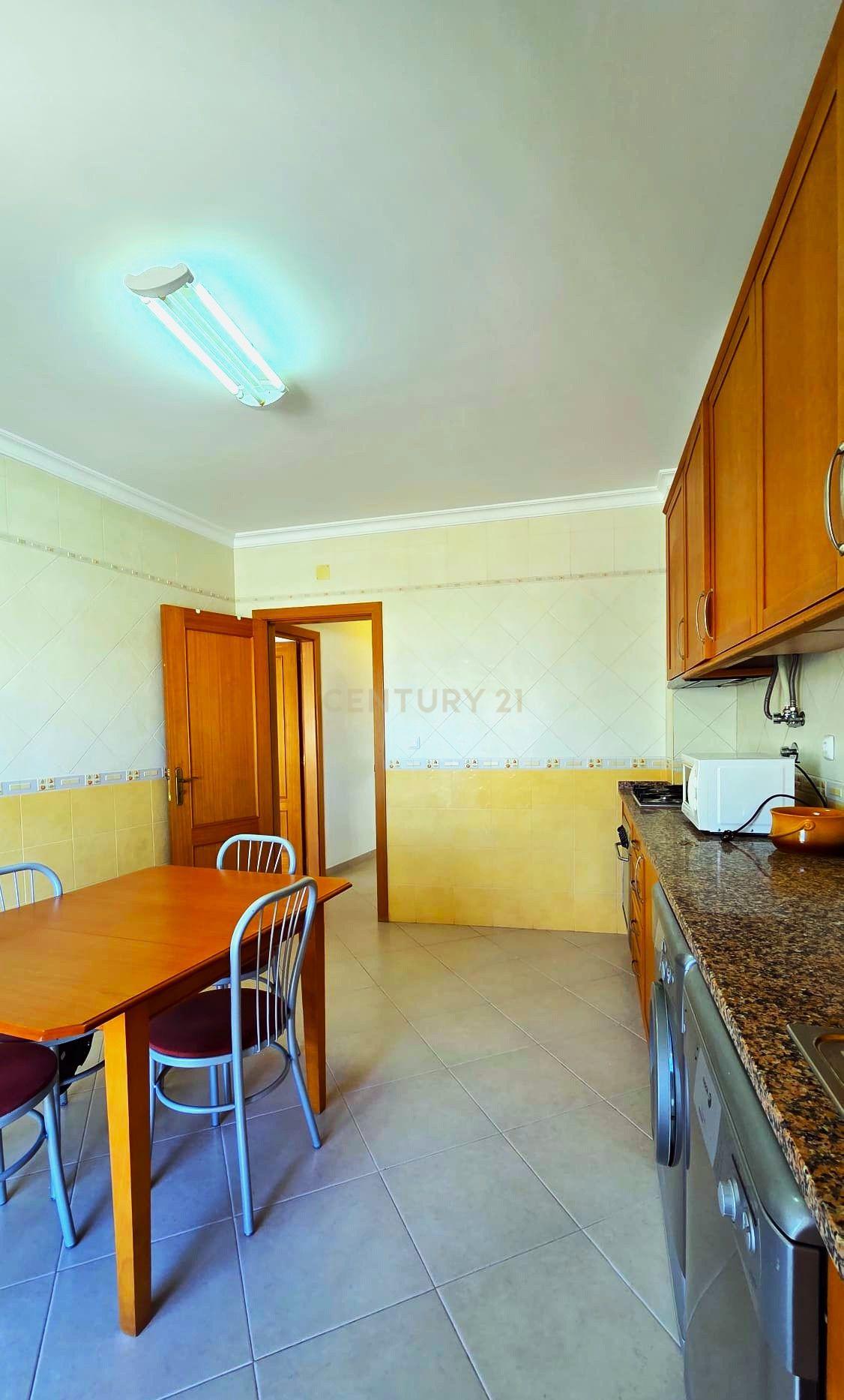 Fotografia 5 de Apartamento T1  na baixa de Olhão