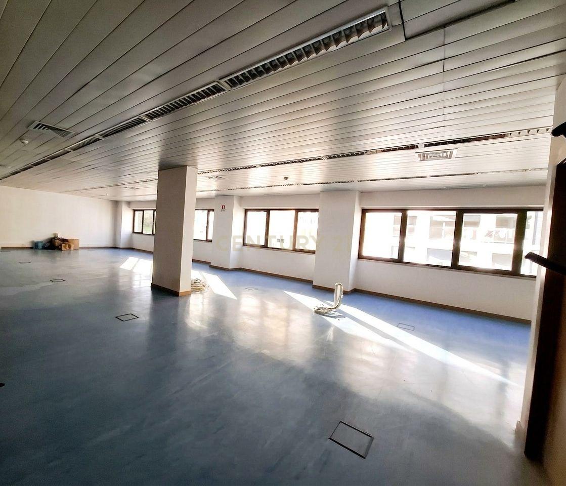 Fotografia 5 de Escritório com 428m2 com Estacionamento nas Laranjeiras