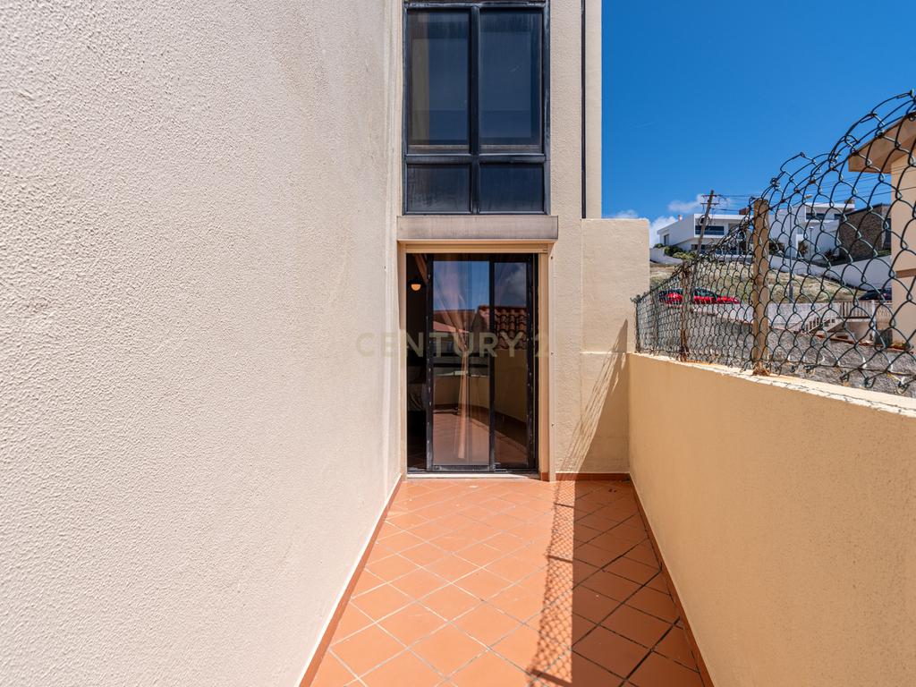 Apartamento T2+1 perto da praia - Image 18