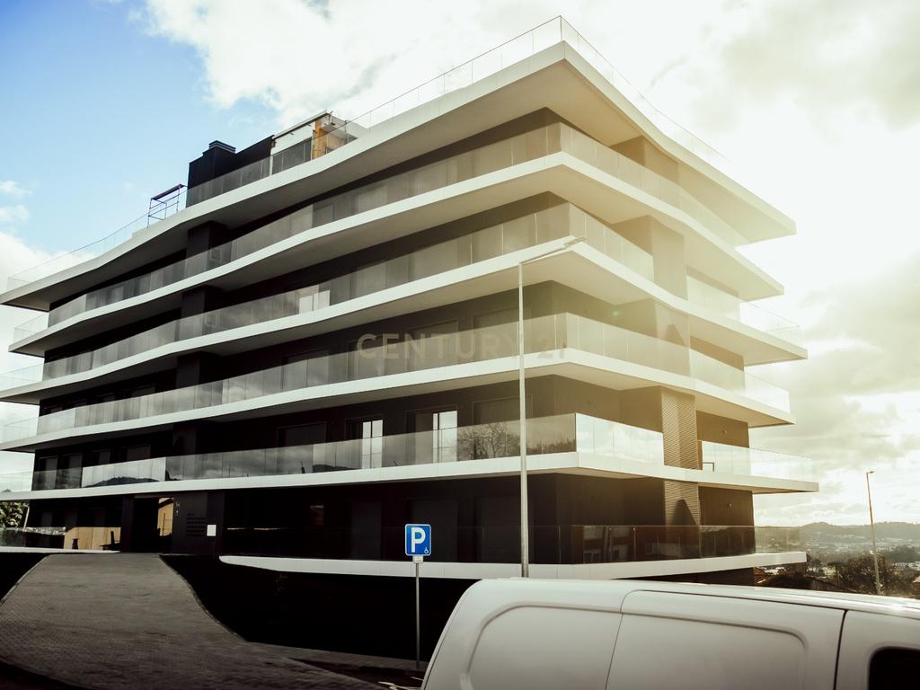T3 Novo em Ferreiros, Braga | Suíte e 2 Quartos com Closet e Varanda Panorâmica - Image 21