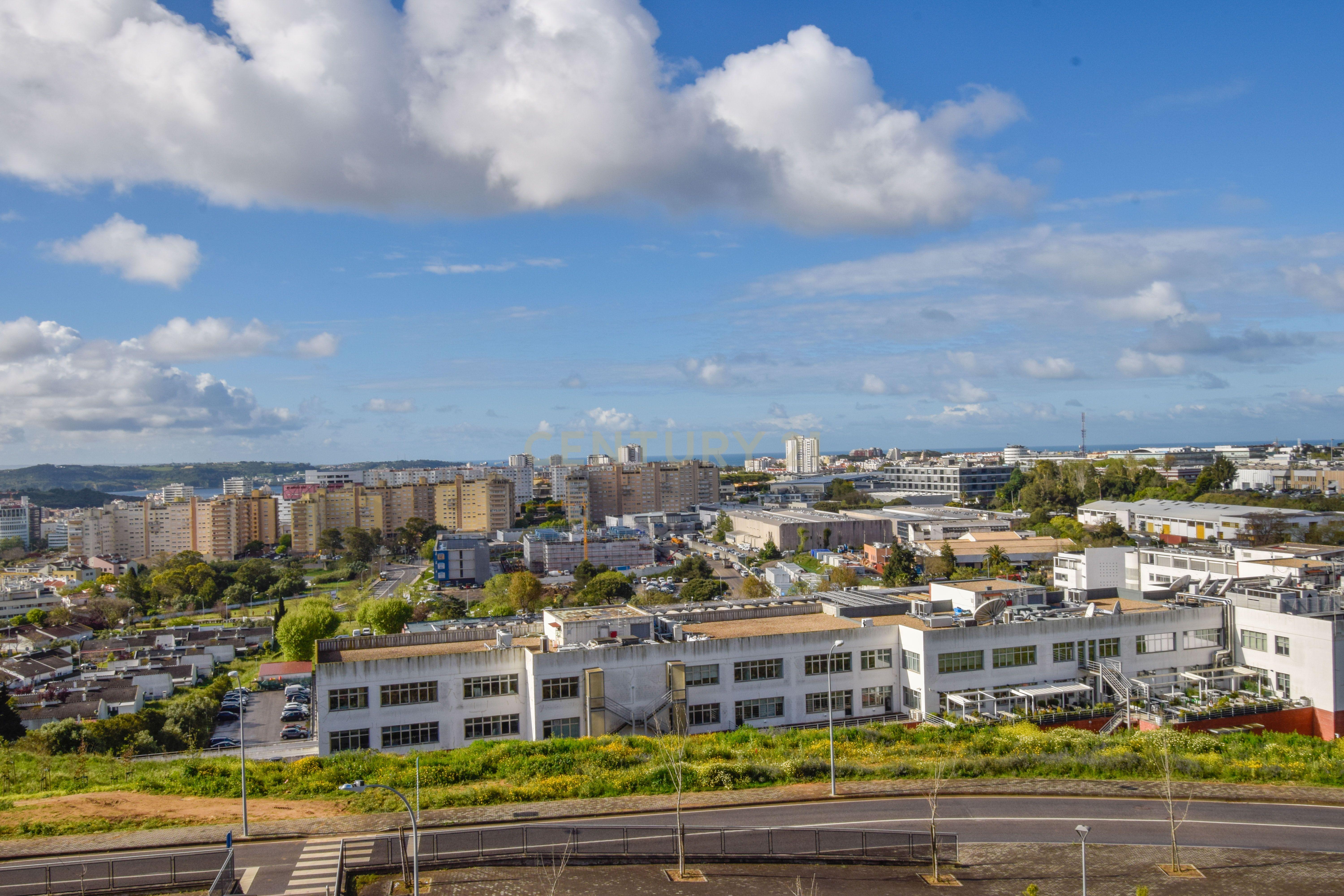 Luxuoso T3 com Vista Deslumbrante sobre o Tejo – Carnaxide / Queijas, Oeiras - Image 43