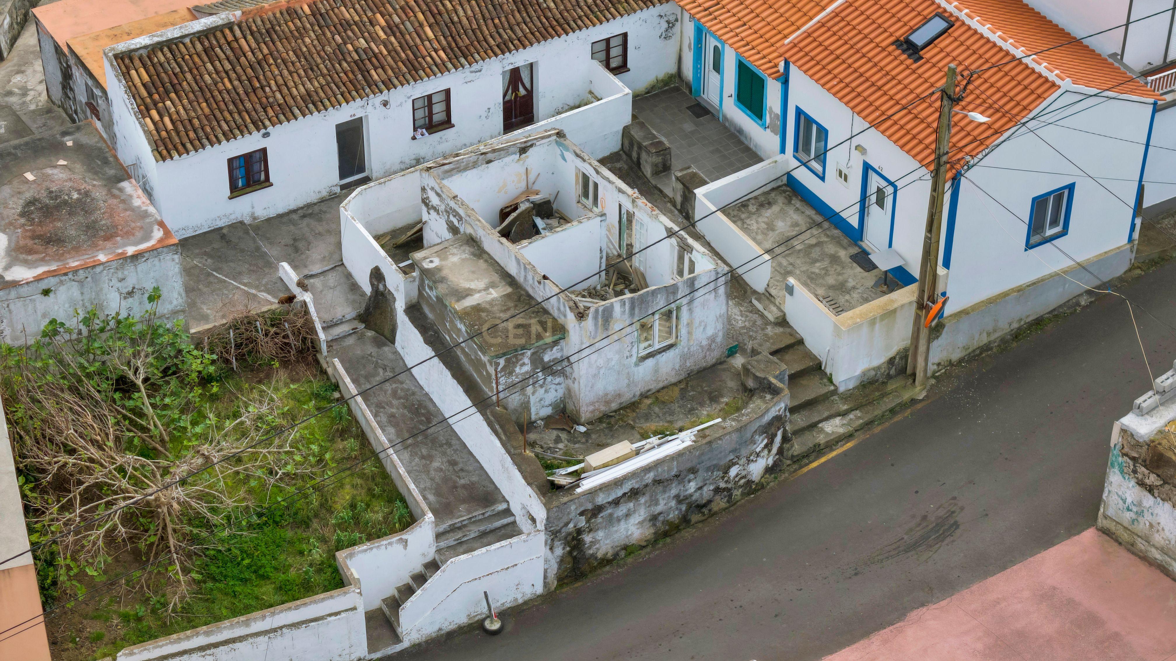 Fotografia 5 de Ruina para recuperação na Vila de Porto Judeu