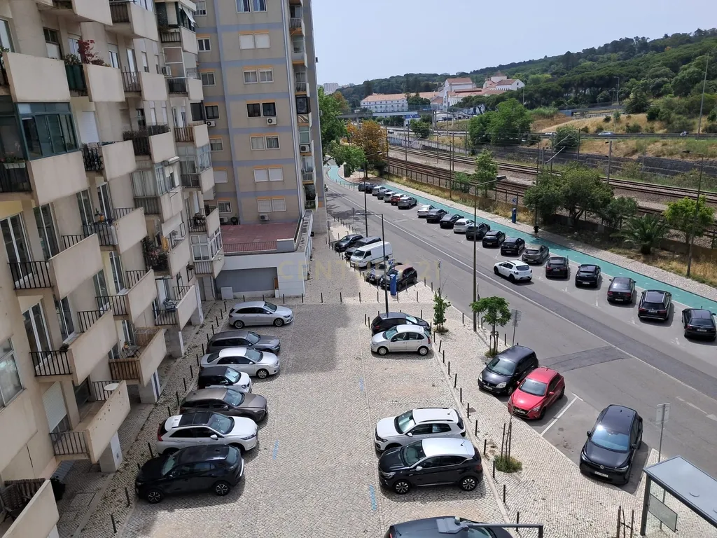 Apartamento T3 para arrendar – Entrada imediata - em Lisboa/ Benfica com garagem - Image 14