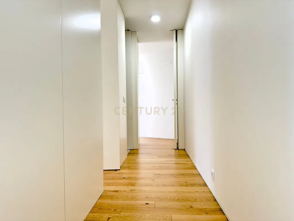 T2 duplex na rua de Cedofeita - Image 8