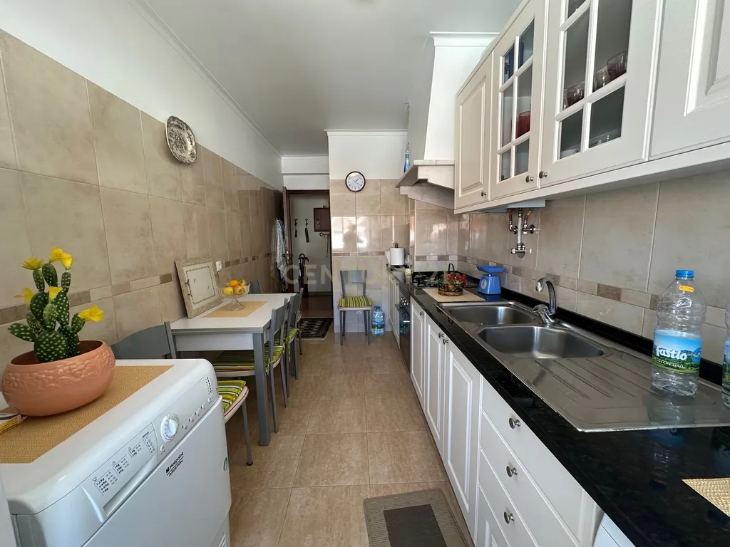 APARTAMENTO T2 | LOCALIZAÇÃO CENTRAL EM TIRES | EM EXCELENTE ESTADO DE CONSERVAÇÃO - Image 2