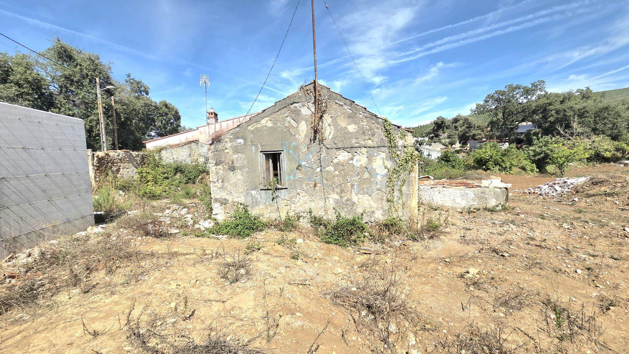 Fotografia 2 de Casa antiga a 5 Minutos de Pombal || Com Projecto aprovado para Remodelação