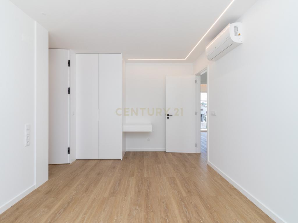A Sua Nova Casa Está Pronta para Habitar! 🌊🏡 Moradia Nova T3 Aroeira À Beira da Praia da Fonte da Telha, na Prestigiada Aroeira - Image 49