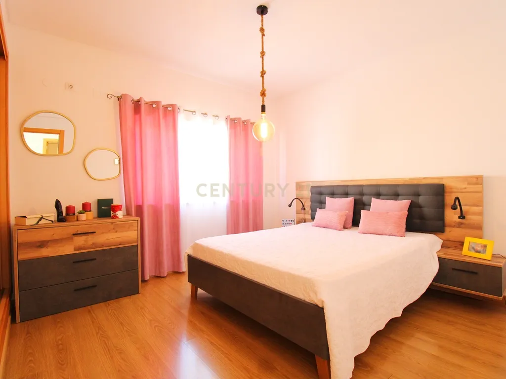 Moradia Contemporânea V3+1 Seixal - Image 34