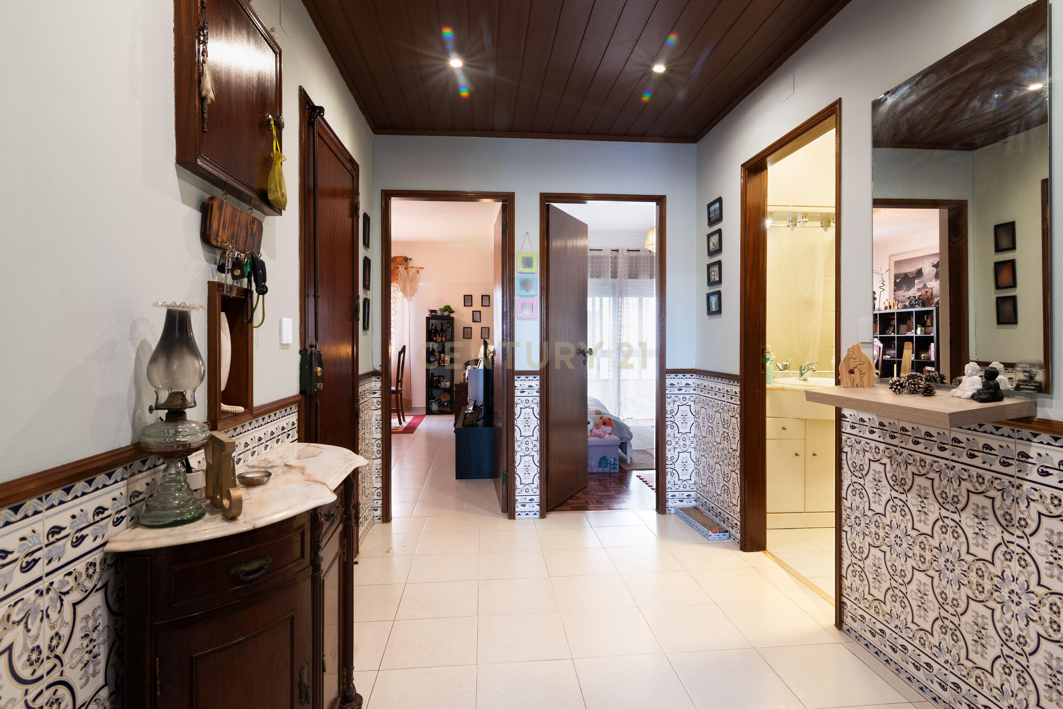 Fotografia 9 de Um apartamento com luz, espaço e a base certa para criar uma casa à sua medida