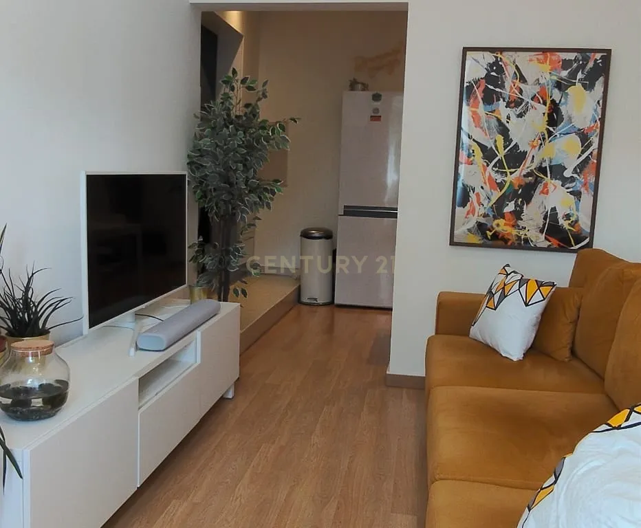 Apartamento T2 com Vista Mar em Cruz Quebrada, Oeiras - Image 2