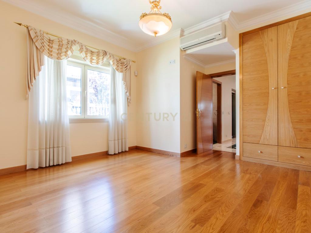 Exclusiva Moradia de Luxo em Alfragide - Image 5