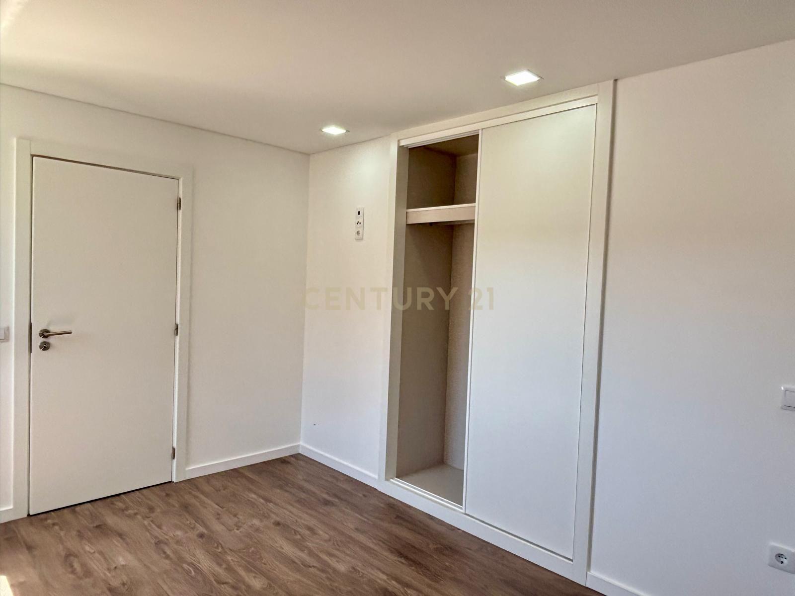 Fotografia 11 de Apartamento Moderno em Viseu - Localização Central e Aconchegante