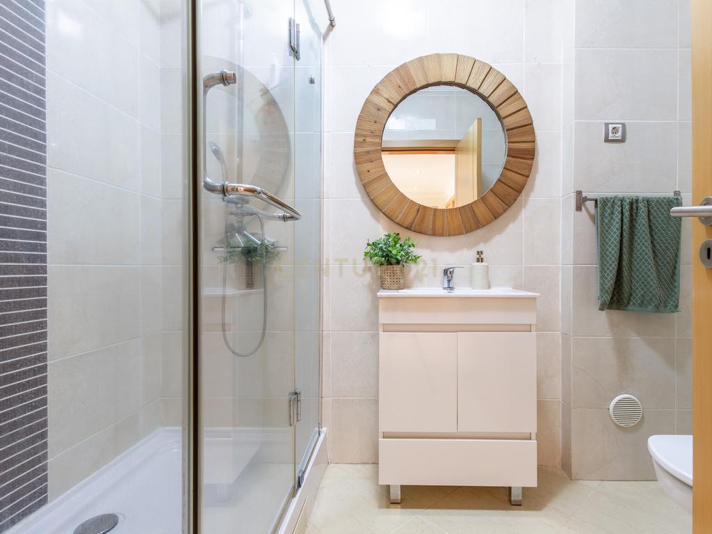 Apartamento T2 +1 em Quinta do Conde - Image 16