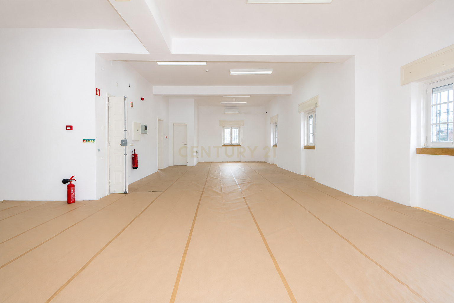 Fotografia 4 de Espaço comercial para arrendamento privilegiado para empresas / escritórios no centro da cidade de Setúbal