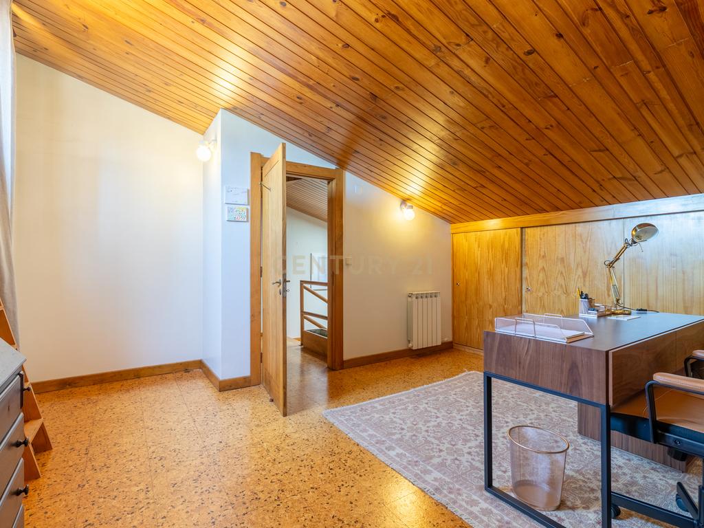 Moradia T4 com Jardim Privativo em Vila Nova de Gaia – Viva com Luz, Espaço e Centralidade - Image 30