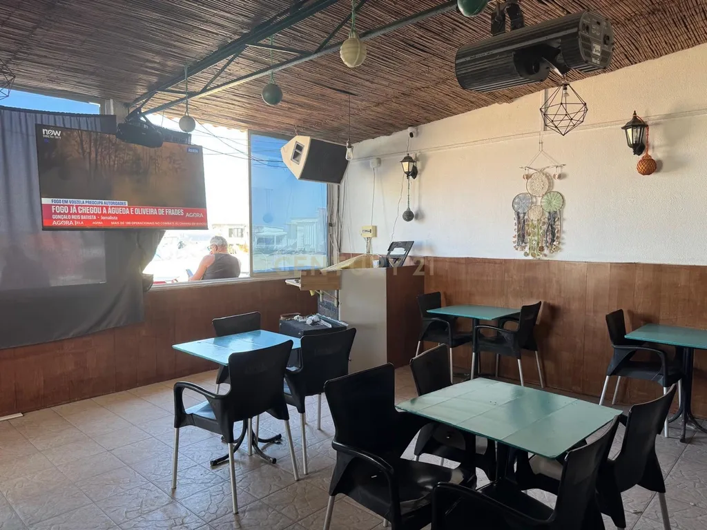 Moradia e restaurante na primeira linha da praia - Fonte da Telha - Image 14