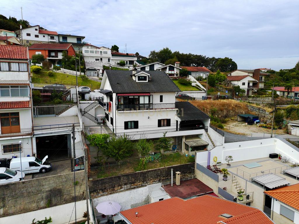 Moradia T6 Mesão Frio, Guimarães - Image 72