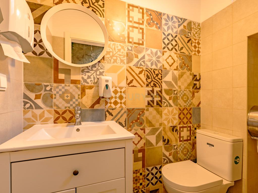 OPORTUNIDADE! ESPAÇO DE RESTAURAÇÃO MUITO BEM DECORADO E TOTALMENTE EQUIPADO EM LOCALIZAÇÃO CENTRAL DE LISBOA, GRANDE POTENCIAL PARA O SEU NEGÓCIO! - Image 31
