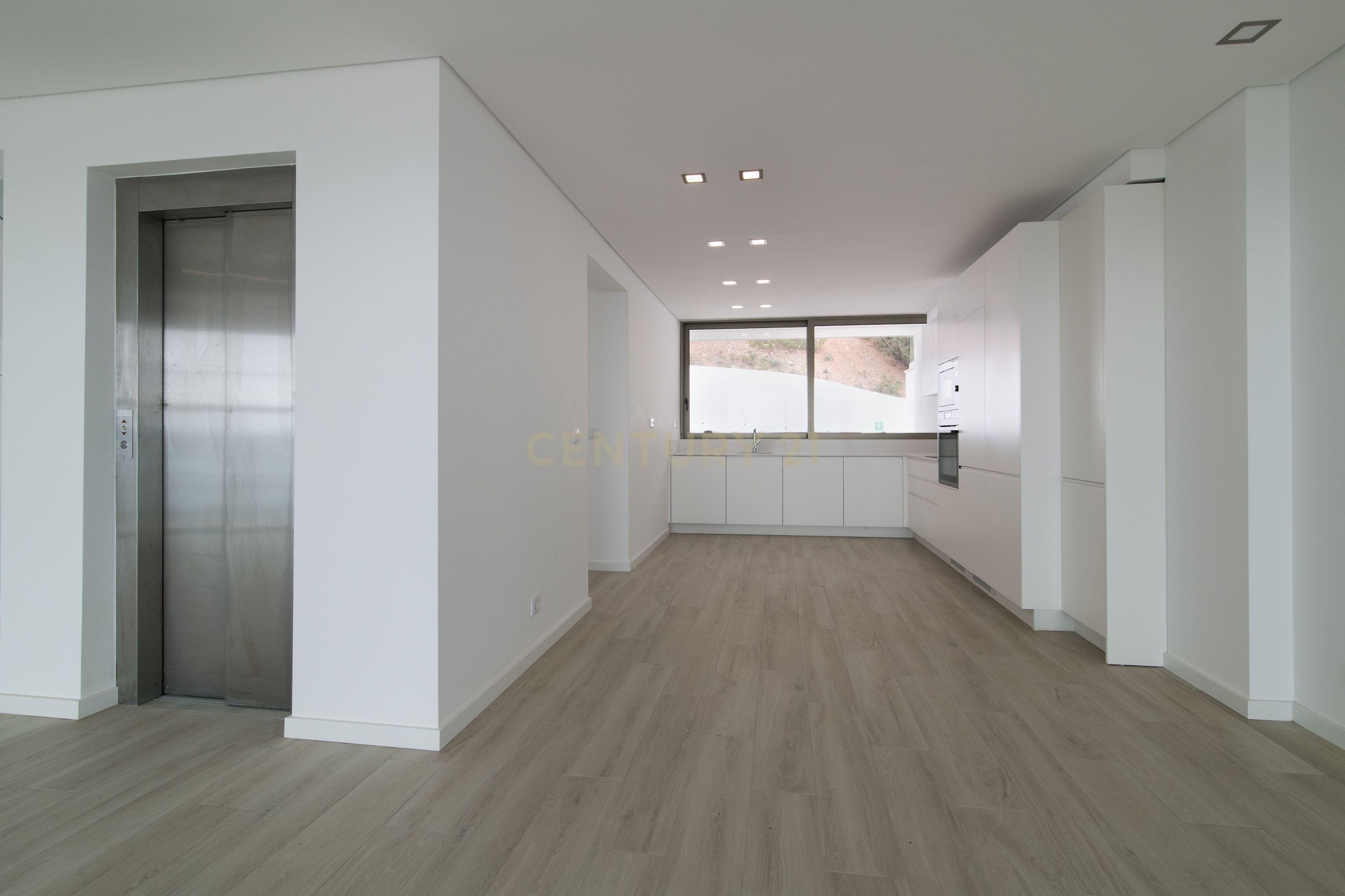 Condomínio Villas d’Ouro – Exclusividade e Conforto no Coração de Sesimbra - Image 20