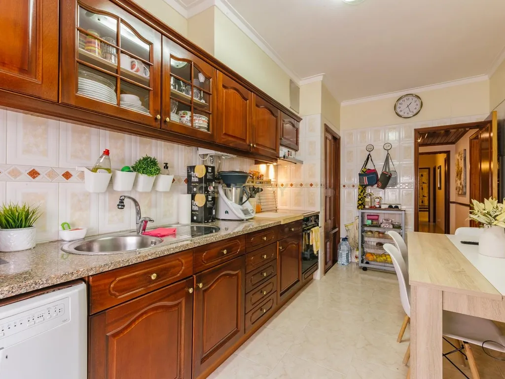 Apartamento T2 em Santa Marta do Pinhal – Corroios - Image 20