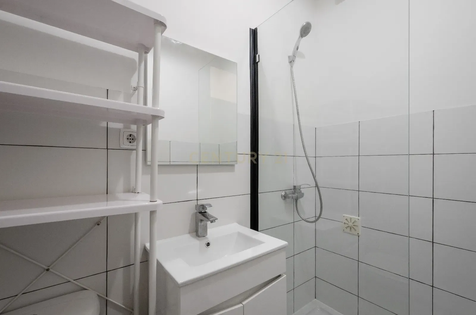 Apartamento T1 em Amadora - Oportunidade Única por 149.000€ - Image 13