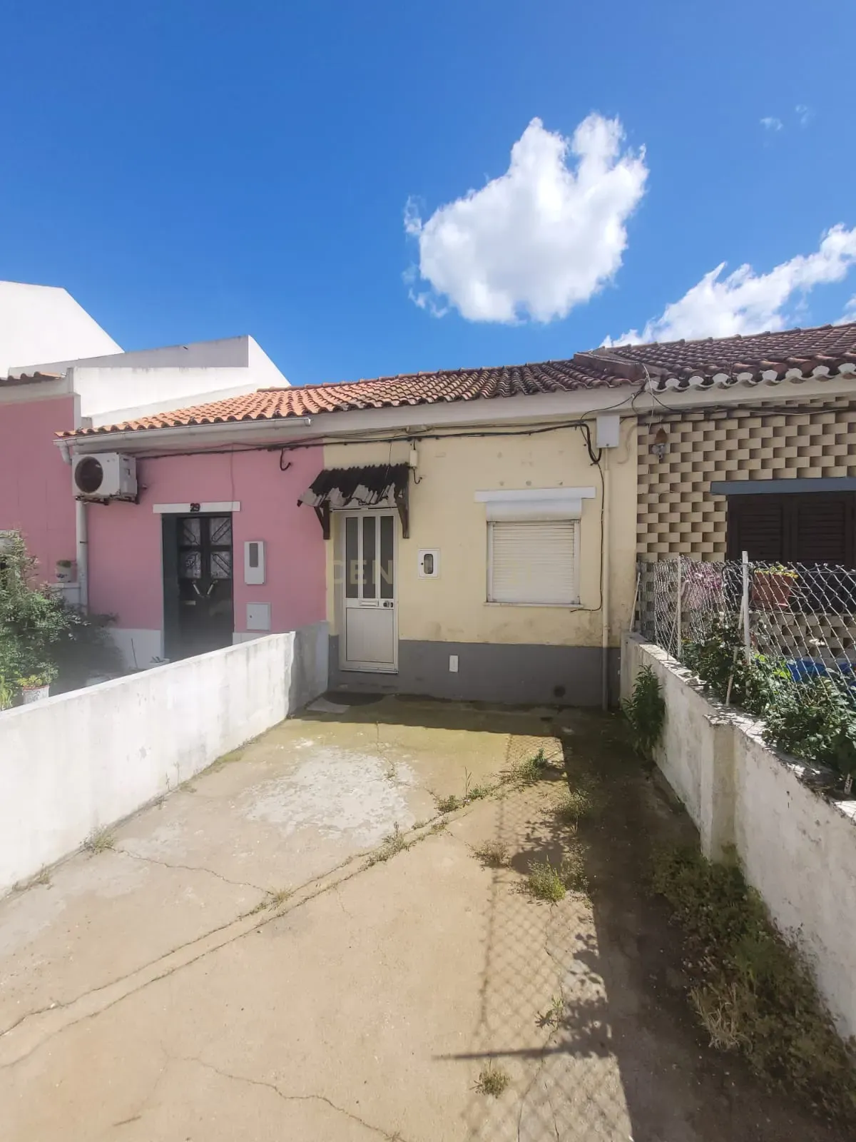 Moradia T2 em Vialonga - Image 1