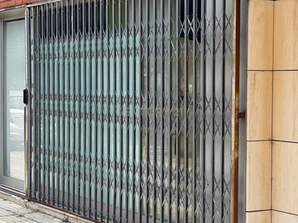 Loja para T1+1 aprovado para habitação, junto ao Metro — oportunidade antes da obra - Image 3